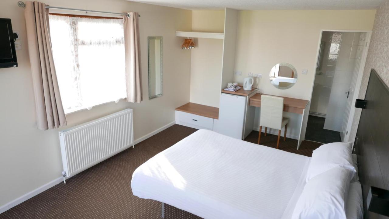 Warrens Village Motel And Self Catering Clevedon Exterior photo