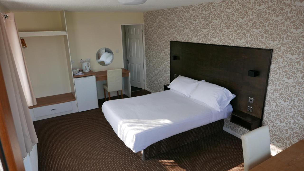 Warrens Village Motel And Self Catering Clevedon Exterior photo