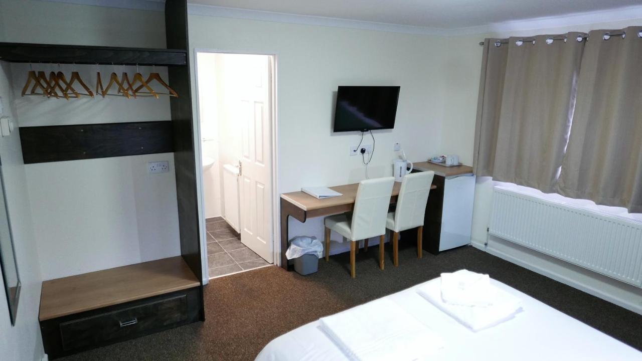 Warrens Village Motel And Self Catering Clevedon Exterior photo